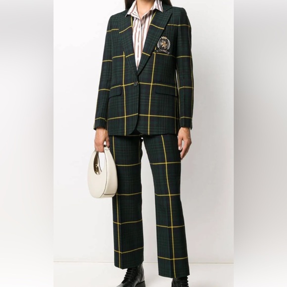 Tommy Hill Blazer, perfect for the holidays perfect color for the right season - Picture 5 of 17